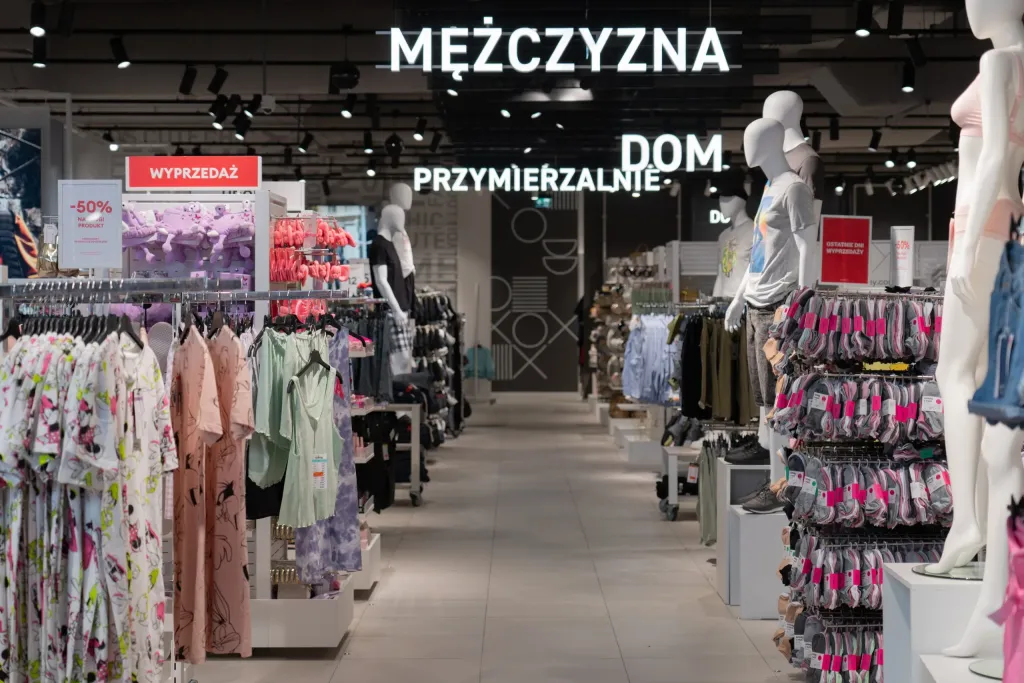 Poznaj polski sklep z ofertą dla całej rodziny w wyjątkowo dobrych cenach! - SINSAY